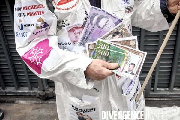 Manifestation des salaries de SANOFI  contre les reductions d emploi, à Paris