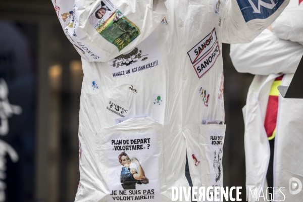 Procès public contre le PSE devant le siège de Sanofi