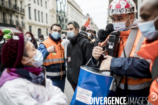 Procès public contre le PSE devant le siège de Sanofi