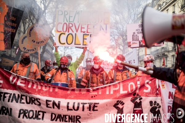 Manifestation unitaire interprofessionnelle pour défendre l emploi