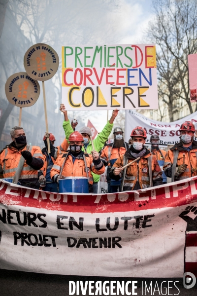 Manifestation unitaire interprofessionnelle pour défendre l emploi