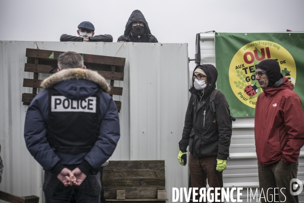 Ouverture de la zad de gonesse, contre la betonnisation des terres agricoles.