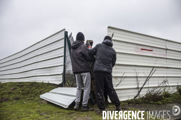 Ouverture de la zad de gonesse, contre la betonnisation des terres agricoles.