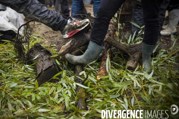 Ouverture de la zad de gonesse, contre la betonnisation des terres agricoles.