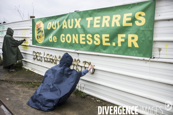 Ouverture de la zad de gonesse, contre la betonnisation des terres agricoles.