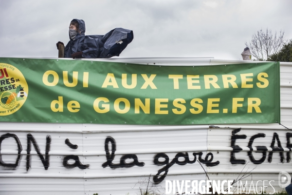 Ouverture de la zad de gonesse, contre la betonnisation des terres agricoles.