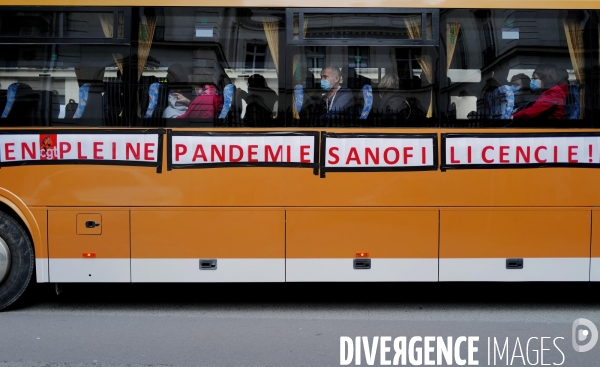 Faux Procès et manifestation devant le siège de Sanofi