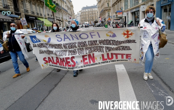 Faux Procès et manifestation devant le siège de Sanofi