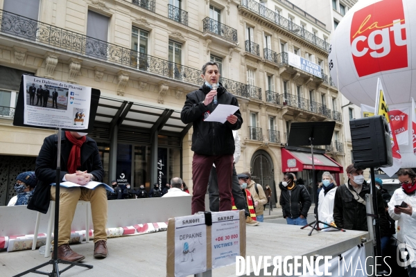 Faux Procès et manifestation devant le siège de Sanofi