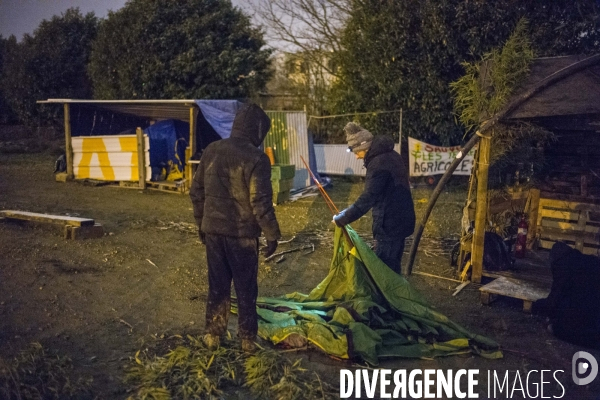 Occupation de la zad de gonesse, contre la betonnisation des terres agricoles.