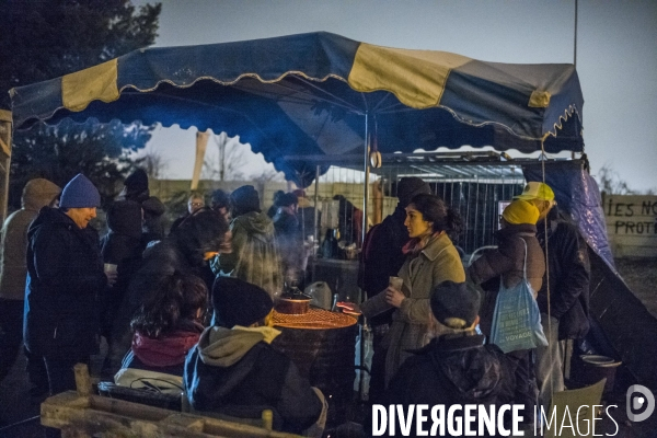 Occupation de la zad de gonesse, contre la betonnisation des terres agricoles.