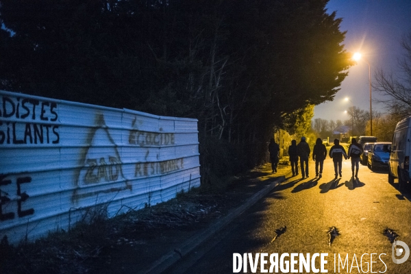 Occupation de la zad de gonesse, contre la betonnisation des terres agricoles.