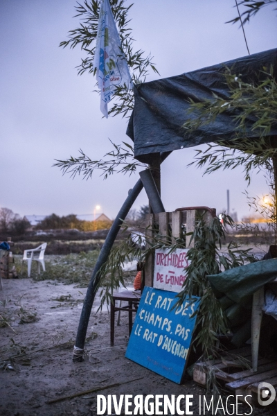 Occupation de la zad de gonesse, contre la betonnisation des terres agricoles.