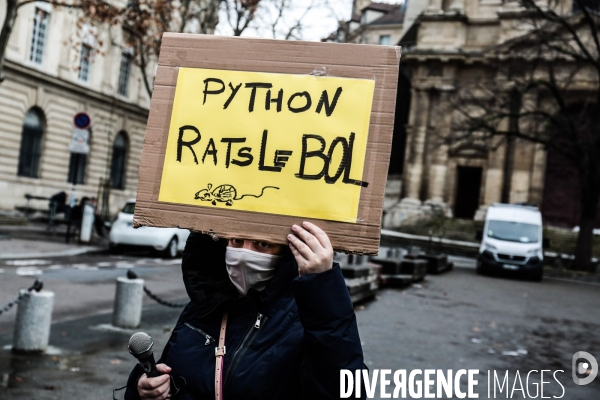 PYTHON DUVERNOIS - Manifestation de la mairie de Paris