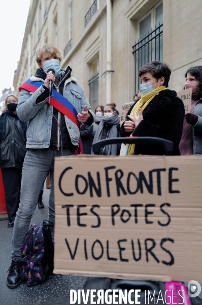 Affaire Olivier Duhamel / Manifestation pour demander la démission Frédéric Mion directeur de Sciences Po