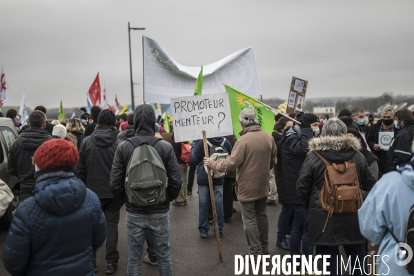 Manifestation Non à Tropicalia sur la cote d Opale