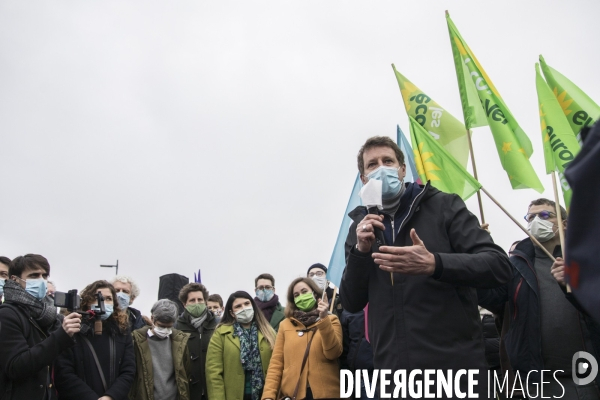 Manifestation Non à Tropicalia sur la cote d Opale