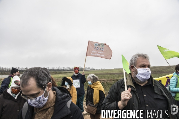 Manifestation Non à Tropicalia sur la cote d Opale