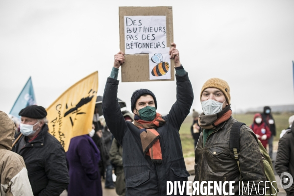 Manifestation Non à Tropicalia sur la cote d Opale