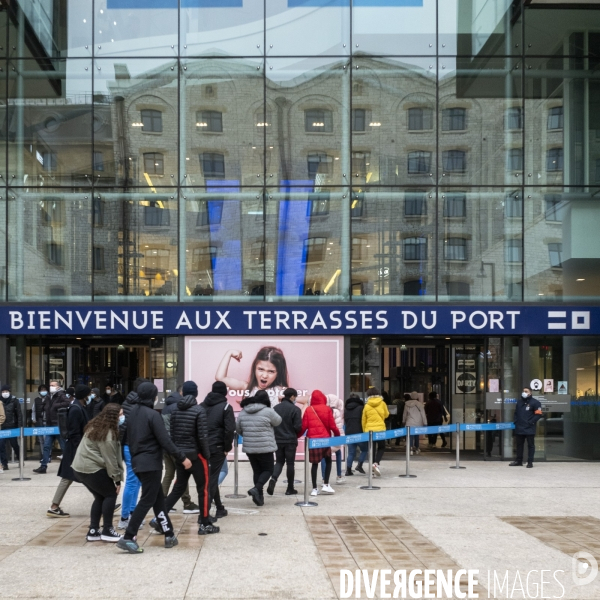 Fermeture des Terrasses du Port