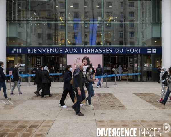 Fermeture des Terrasses du Port