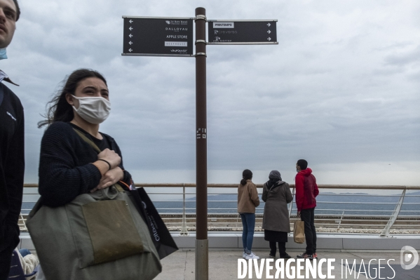 Fermeture des Terrasses du Port