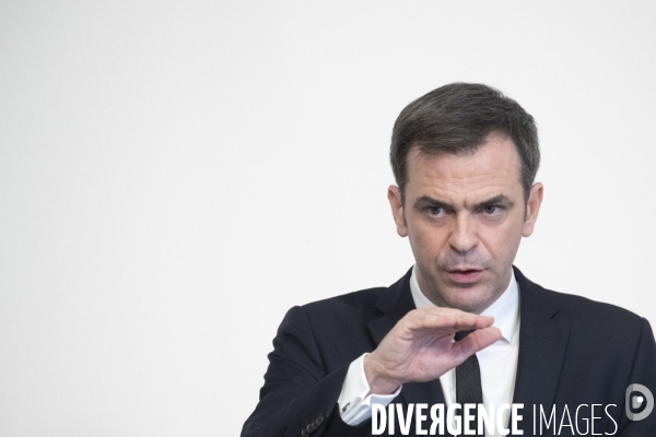 Olivier Véran : point presse sur le Covid-19