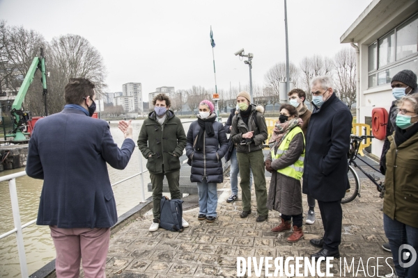 Visite de la vanne de Joinville par Julien Bayou sur la crue de la Seine