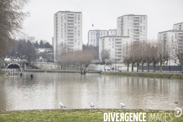 Visite de la vanne de Joinville par Julien Bayou sur la crue de la Seine