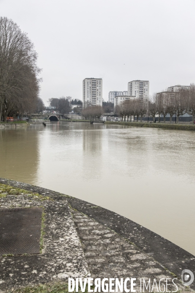 Visite de la vanne de Joinville par Julien Bayou sur la crue de la Seine