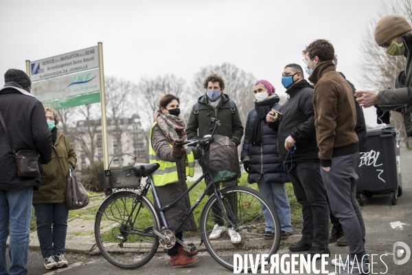 Visite de la vanne de Joinville par Julien Bayou sur la crue de la Seine