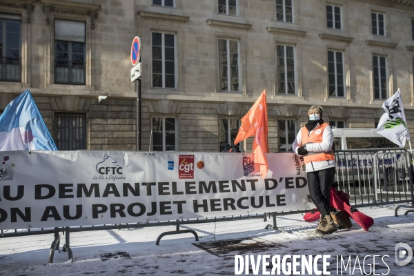 Manifestation des syndicats d EDF contre le projet Hercule