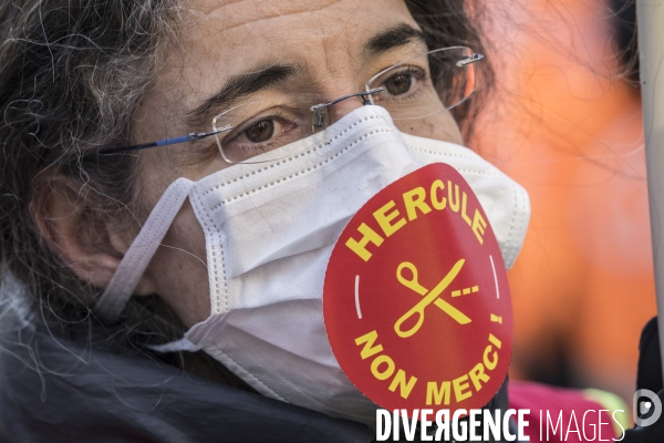 Manifestation des syndicats d EDF contre le projet Hercule