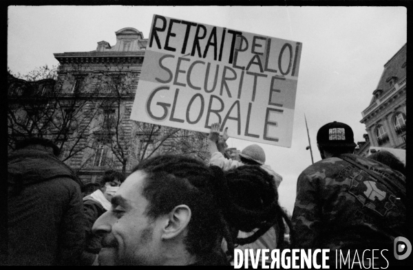 Marche des libertés à Paris contre la loi securite globale