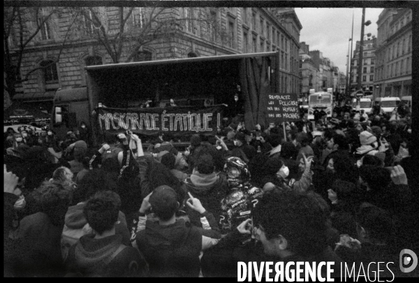 Marche des libertés à Paris contre la loi securite globale