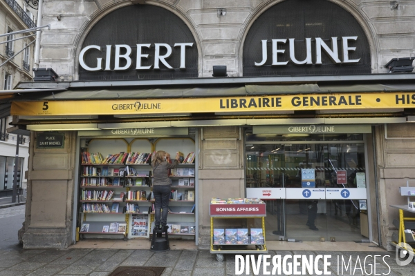 Fermeture de quatre librairies gibert joseph a paris