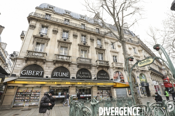 Fermeture de quatre librairies gibert joseph a paris