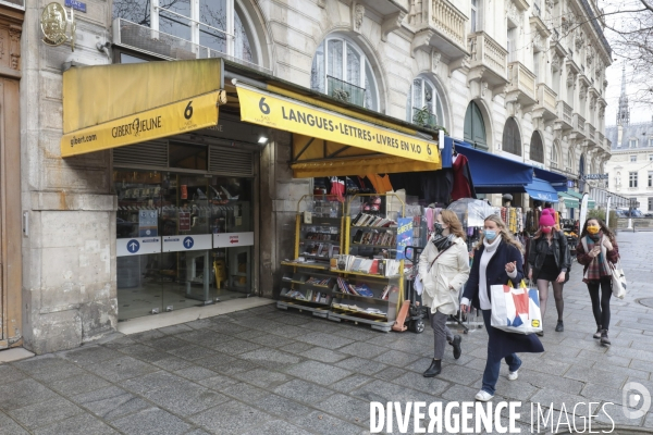 Fermeture de quatre librairies gibert joseph a paris