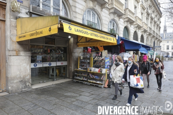 Fermeture de quatre librairies gibert joseph a paris