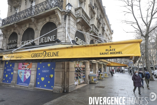 Fermeture de quatre librairies gibert joseph a paris