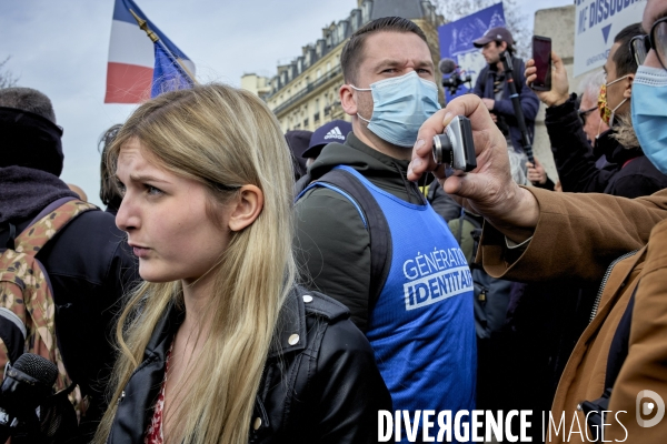 Manifestation de Generation identitaire a Paris contre son eventuelle dissolution