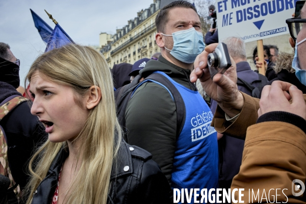 Manifestation de Generation identitaire a Paris contre son eventuelle dissolution