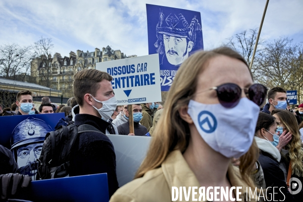 Manifestation de Generation identitaire a Paris contre son eventuelle dissolution