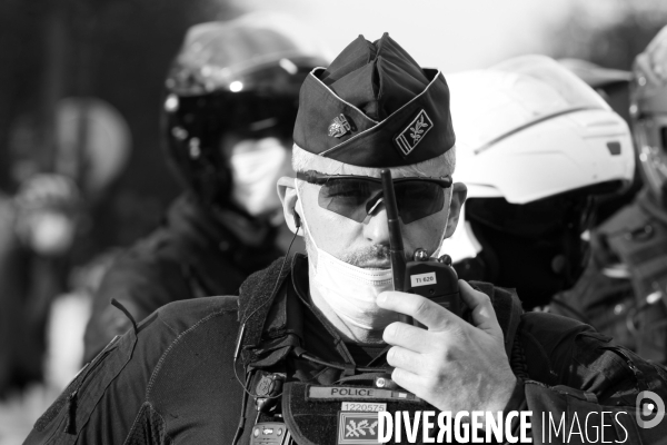 Manifestation de   Generation Identitaire  à Paris contre leur dissolution