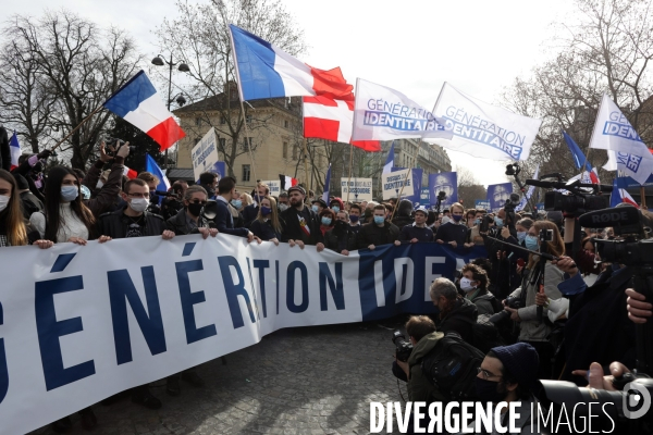 Manifestation de   Generation Identitaire  à Paris contre leur dissolution