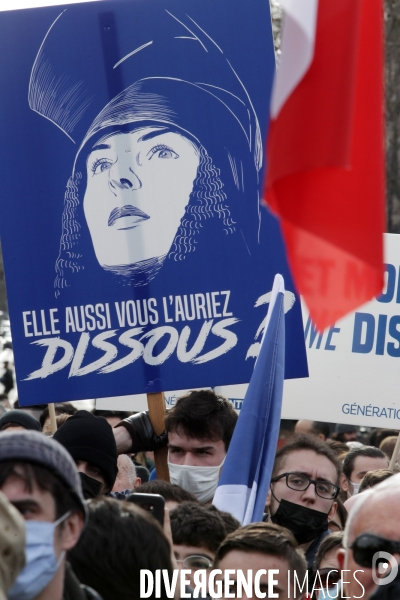 Manifestation de   Generation Identitaire  à Paris contre leur dissolution