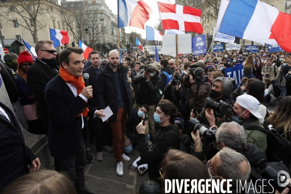 Manifestation de   Generation Identitaire  à Paris contre leur dissolution