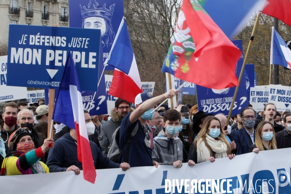 Manifestation de   Generation Identitaire  à Paris contre leur dissolution