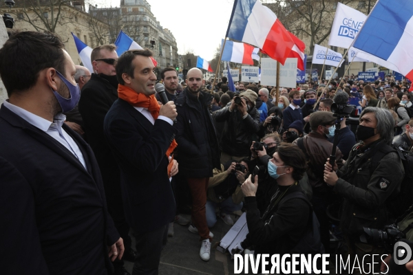 Manifestation de   Generation Identitaire  à Paris contre leur dissolution