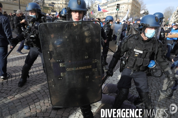 Manifestation de   Generation Identitaire  à Paris contre leur dissolution